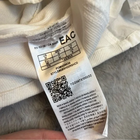 Guess White Short Sleeve Button Down Shirt - Picture 12 of 12